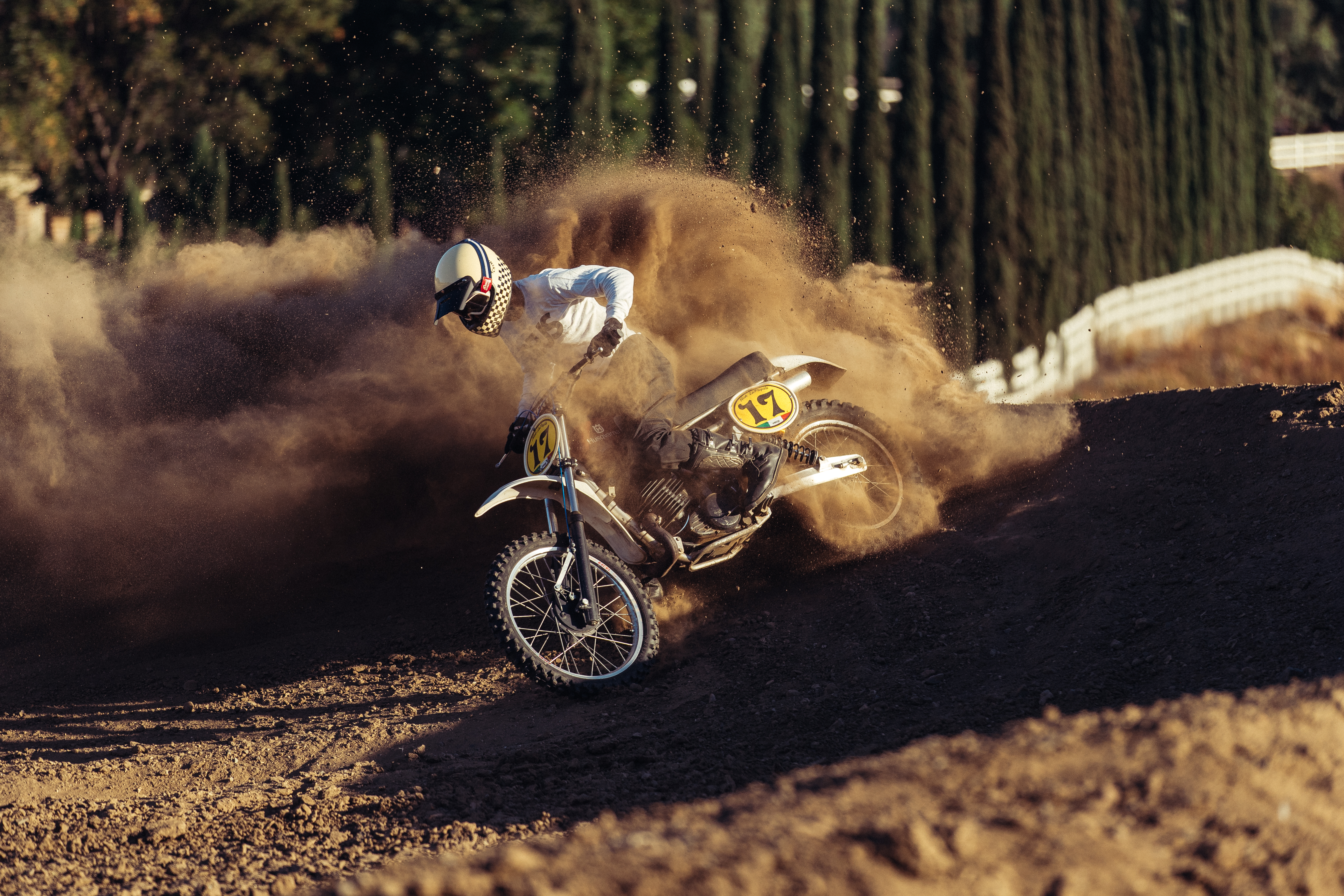 DEUS NUT-SHELLS HELMET - OUTCULT.ID